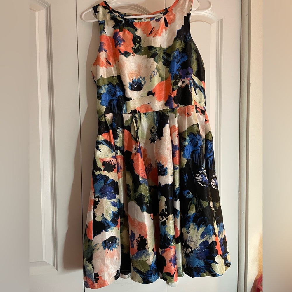 Danny & Nicole Zip Back Skater Dress with Pockets. Size 6. Floral Pattern
